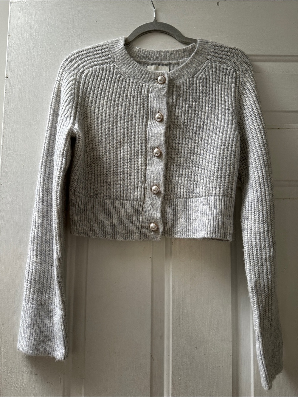 Abercrombie and Fitch Cropped light powdered gray Rib-Knit Button cardigan